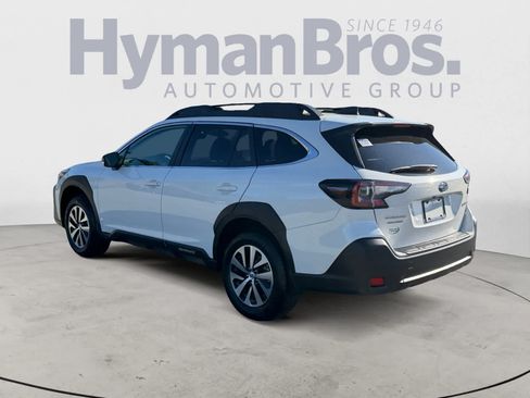 Used 2025 Subaru Outback Premium AWD/4WD image 6