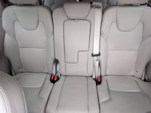 Used 2020 Volvo XC90 T5 Momentum FWD image 32