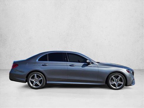 Used 2020 Mercedes-Benz E 350 4MATIC Sedan image 4