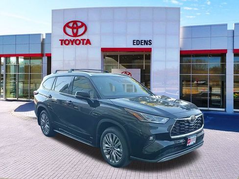 New 2026 Toyota Highlander Platinum image 1