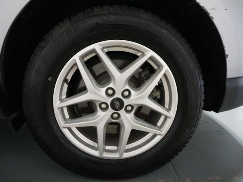 Used 2023 Ford Edge SEL image 10