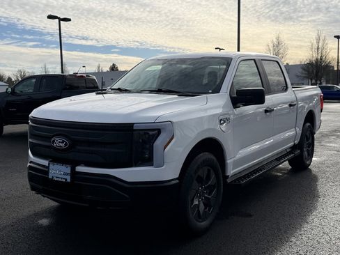 Used 2025 Ford F150 Lightning Pro image 4