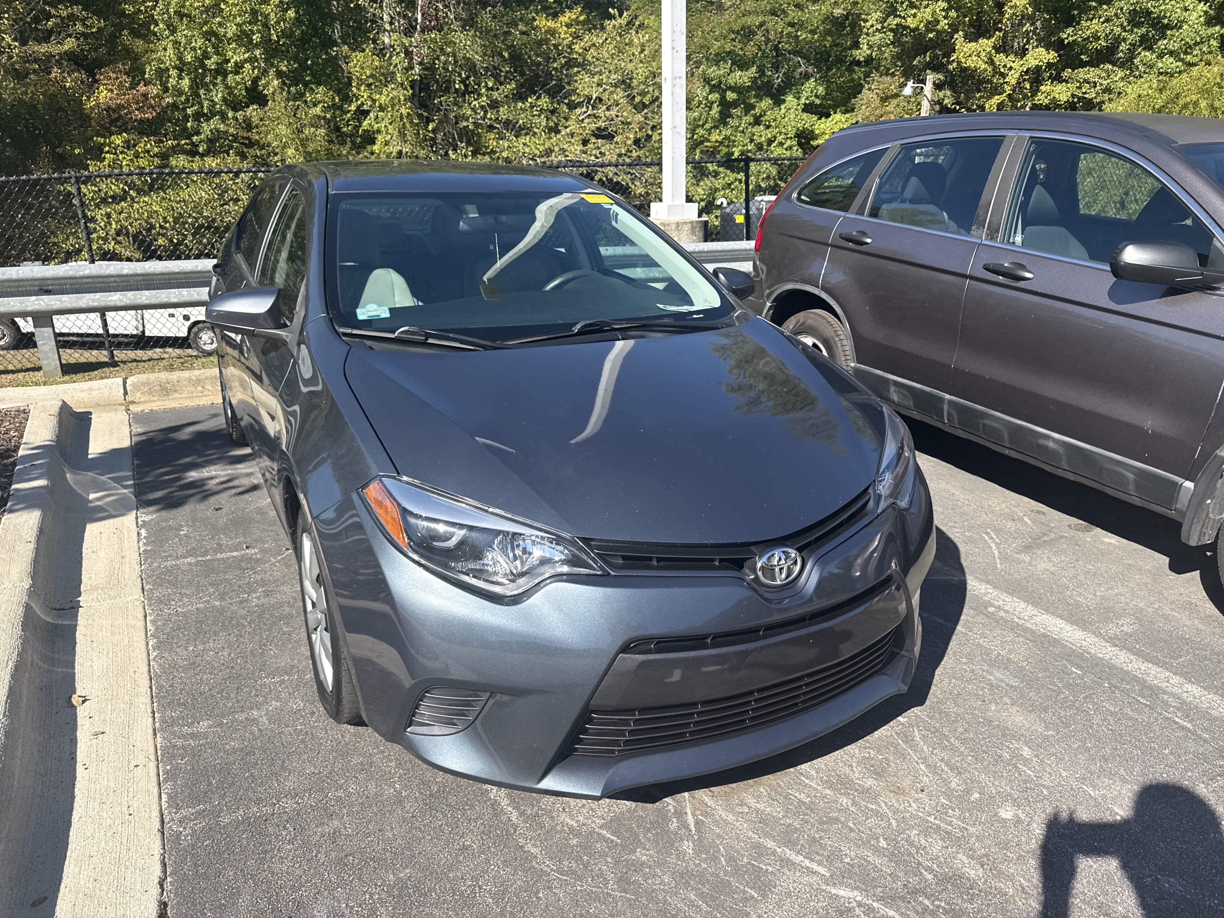Used 2016 Toyota Corolla LE FWD image 3