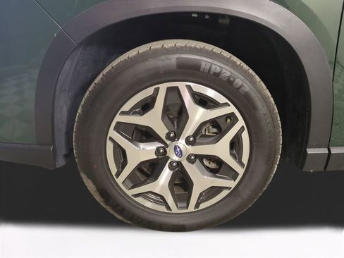 Used 2024 Subaru Forester Premium image 11