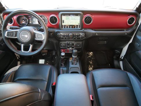 Used 2023 Jeep Gladiator Rubicon w/ Cold Weather Group AWD/4WD image 13