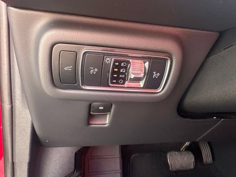 Used 2024 Lincoln Nautilus Reserve w/ Equipment Group 202A AWD/4WD image 12