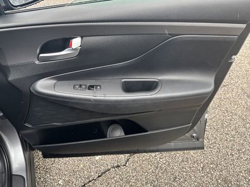 Used 2019 Hyundai Santa Fe SE image 32