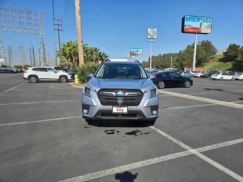 Used 2022 Subaru Forester Limited w/ Popular Package #3 image 2