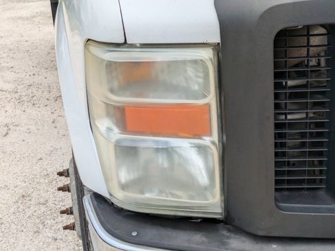 Used 2009 Ford F350 XL image 10