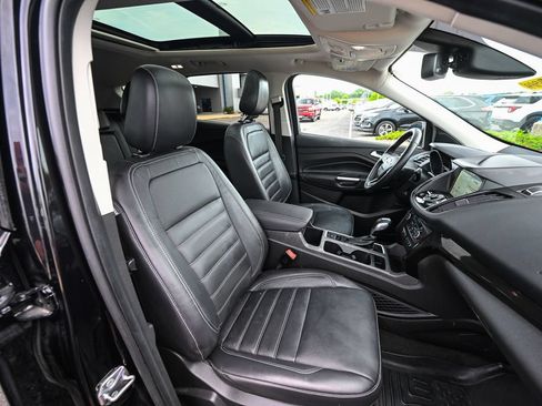 Used 2019 Ford Escape Titanium AWD/4WD image 25