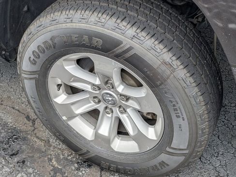 Used 2023 RAM 1500 Laramie AWD/4WD image 9