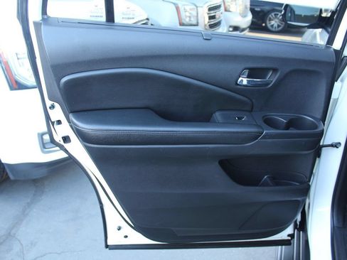 Used 2018 Honda Pilot Touring image 26
