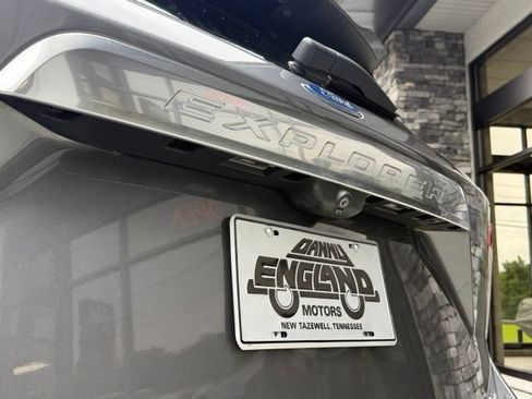 Used 2021 Ford Explorer Platinum w/ Equipment Group 601A AWD/4WD image 30