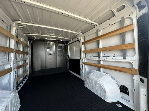 Used 2025 RAM ProMaster 2500 w/ U-Haul Equipment Group FWD image 18