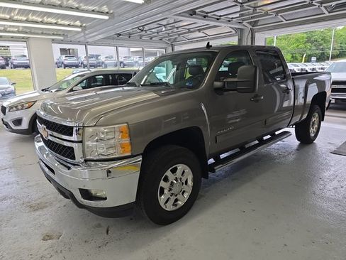 Used 2013 Chevrolet Silverado 3500 LTZ w/ LTZ Plus Package AWD/4WD image 2
