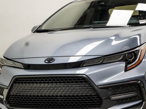 Used 2022 Toyota Corolla SE image 2