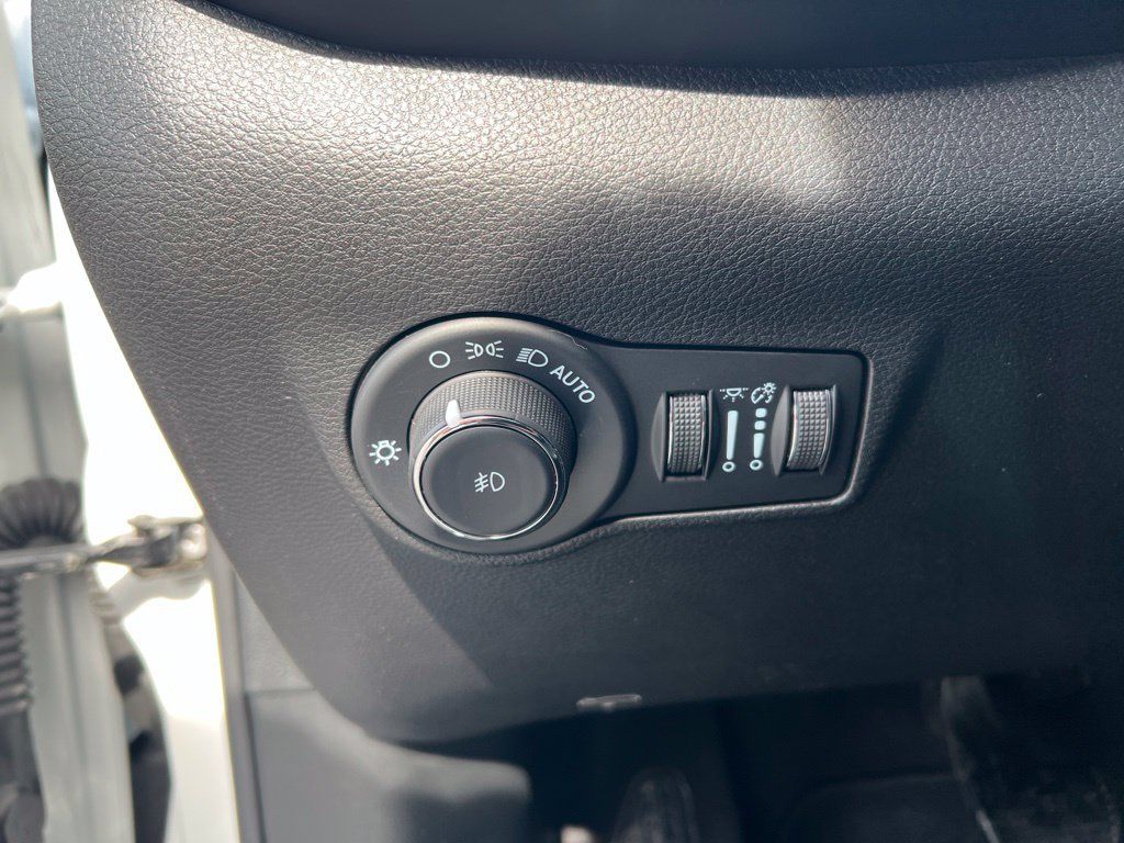 Used 2023 Jeep Compass Limited AWD/4WD image 10