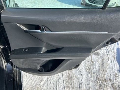 Used 2019 Toyota Camry L image 40