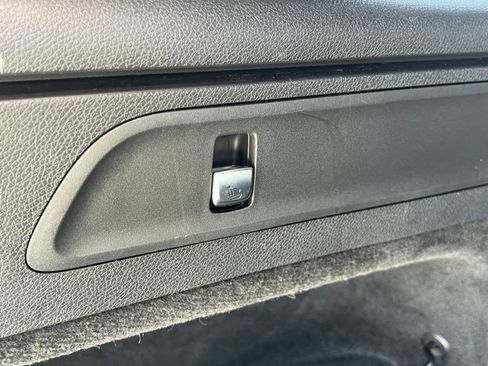 Used 2018 Mercedes-Benz GLC 300 GLC 300 Base image 36