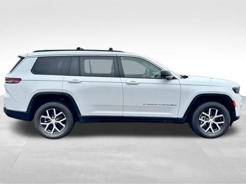 Used 2024 Jeep Grand Cherokee L Limited AWD/4WD image 8