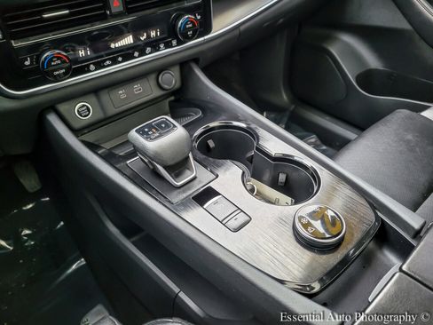 Used 2021 Nissan Rogue SV w/ Premium Package image 25