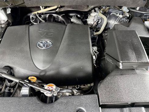 Used 2019 Toyota Highlander Limited Platinum AWD/4WD image 46