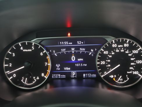 Used 2024 Nissan Altima 2.5 SR w/ SR Premium Package image 14