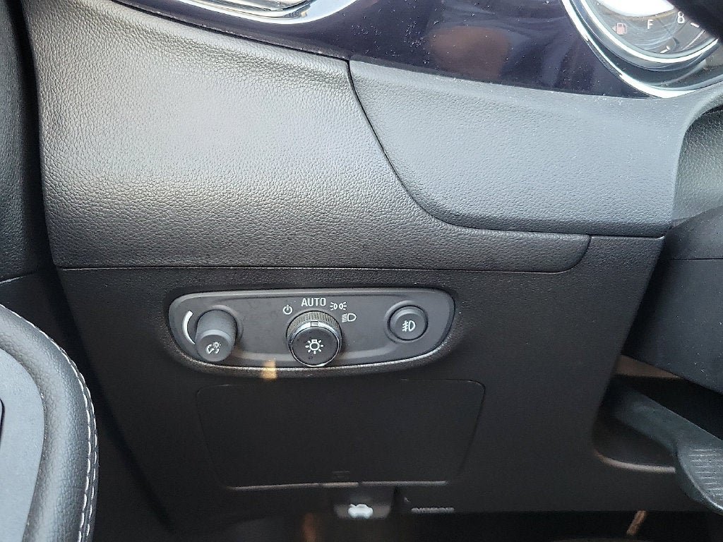 Used 2022 Buick Encore GX Select FWD image 14