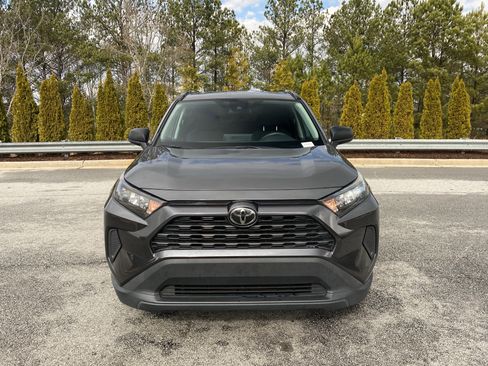 Used 2019 Toyota RAV4 LE image 11