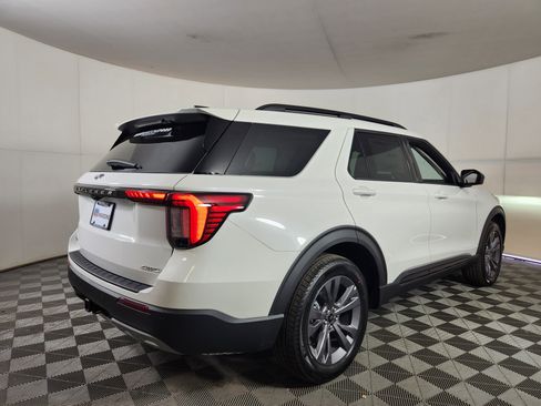 New 2026 Ford Explorer Active w/ Active Comfort Package image 7