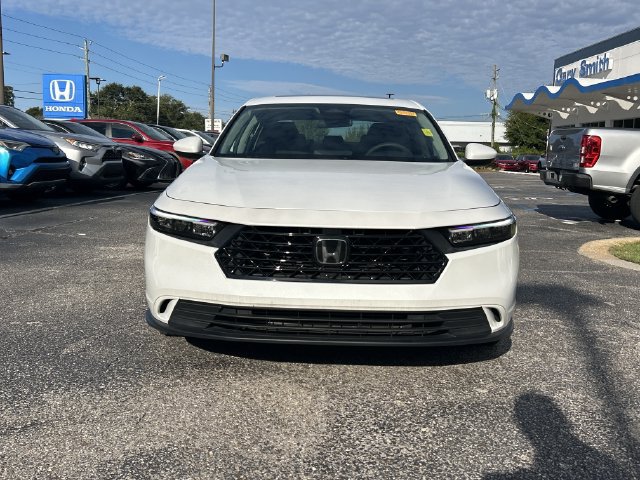 Used 2023 Honda Accord EX image 9