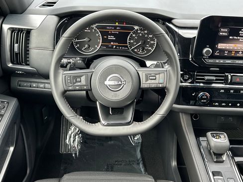 New 2025 Nissan Pathfinder Rock Creek image 17