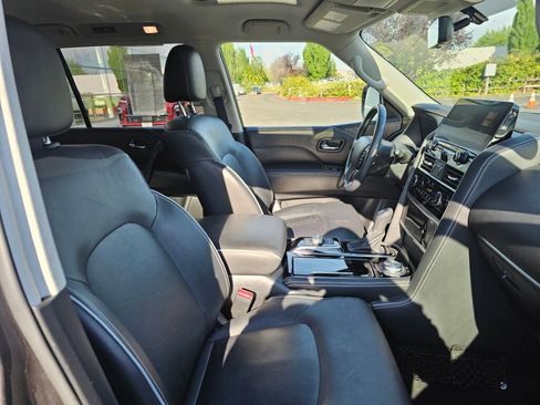 Used 2023 INFINITI QX80 Premium Select w/ Cargo Package image 11