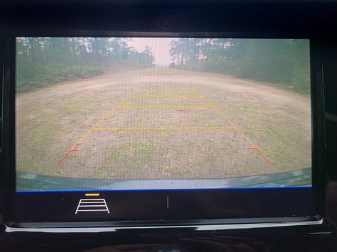 Used 2021 Chevrolet Trax LT w/ LT Convenience Package image 33