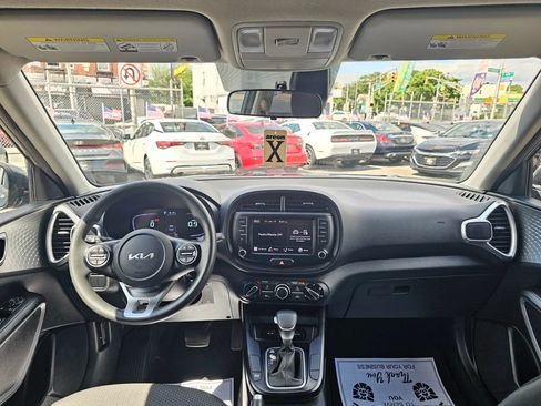 Used 2023 Kia Soul LX w/ Option Group 015 FWD image 16