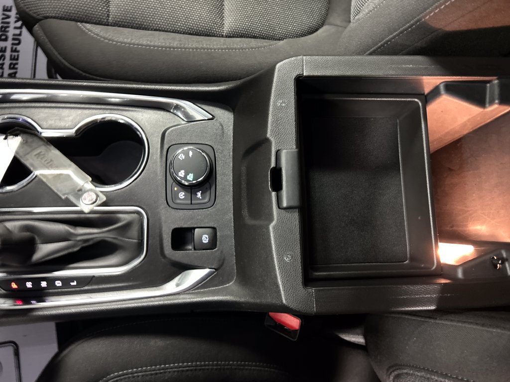 Used 2023 Chevrolet Traverse LT w/ LPO, Floor Liner Package AWD/4WD image 21