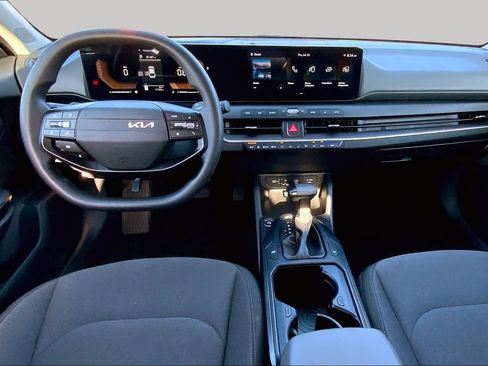 Used 2025 Kia K4 FWD image 16