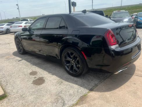 Used 2021 Chrysler 300 S RWD image 3