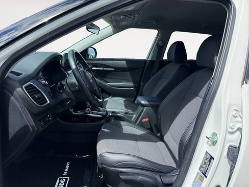 Used 2023 Kia Seltos S w/ Navigation Package FWD image 10