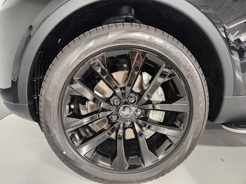 Used 2026 Land Rover Discovery S AWD/4WD image 8