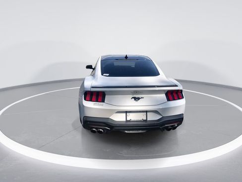 Used 2024 Ford Mustang Coupe image 7