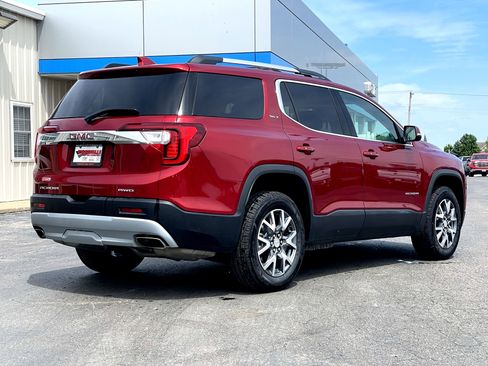 Used 2023 GMC Acadia SLT AWD/4WD image 3