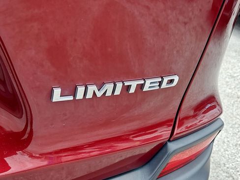 Used 2020 Jeep Cherokee Limited image 12