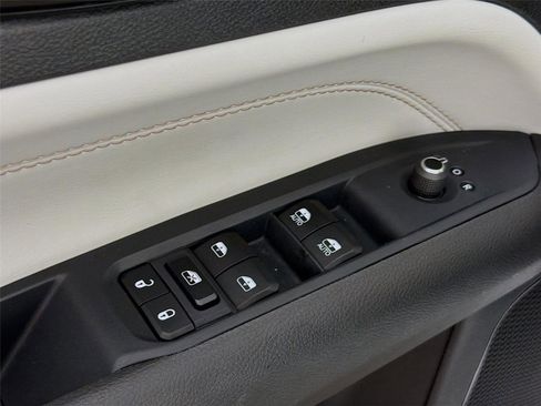 Used 2025 Jeep Compass Limited AWD/4WD image 18
