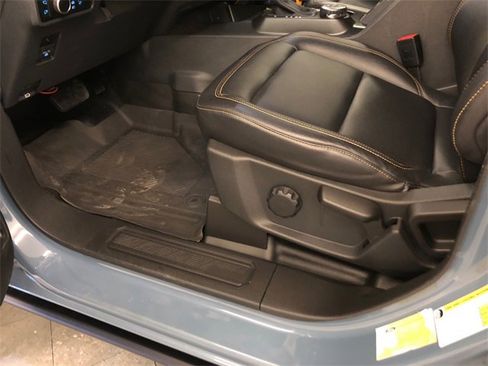 Used 2024 Ford Bronco Badlands image 13
