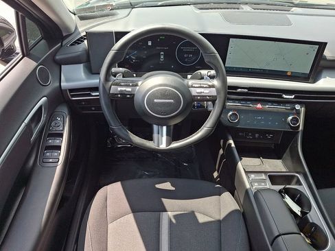 Used 2025 Hyundai Sonata SEL FWD image 12