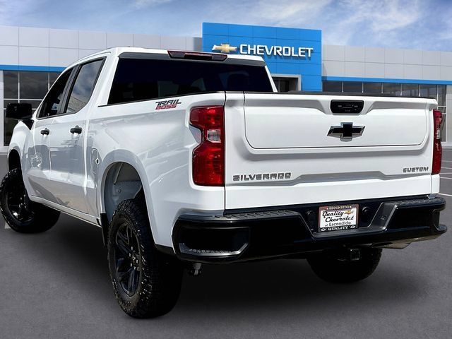 Used 2026 Chevrolet Silverado 1500 Custom Trail Boss w/ Turbomax Blackout Package AWD/4WD image 3