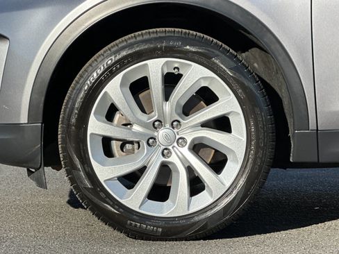 Used 2022 Land Rover Discovery Sport SE AWD/4WD image 33