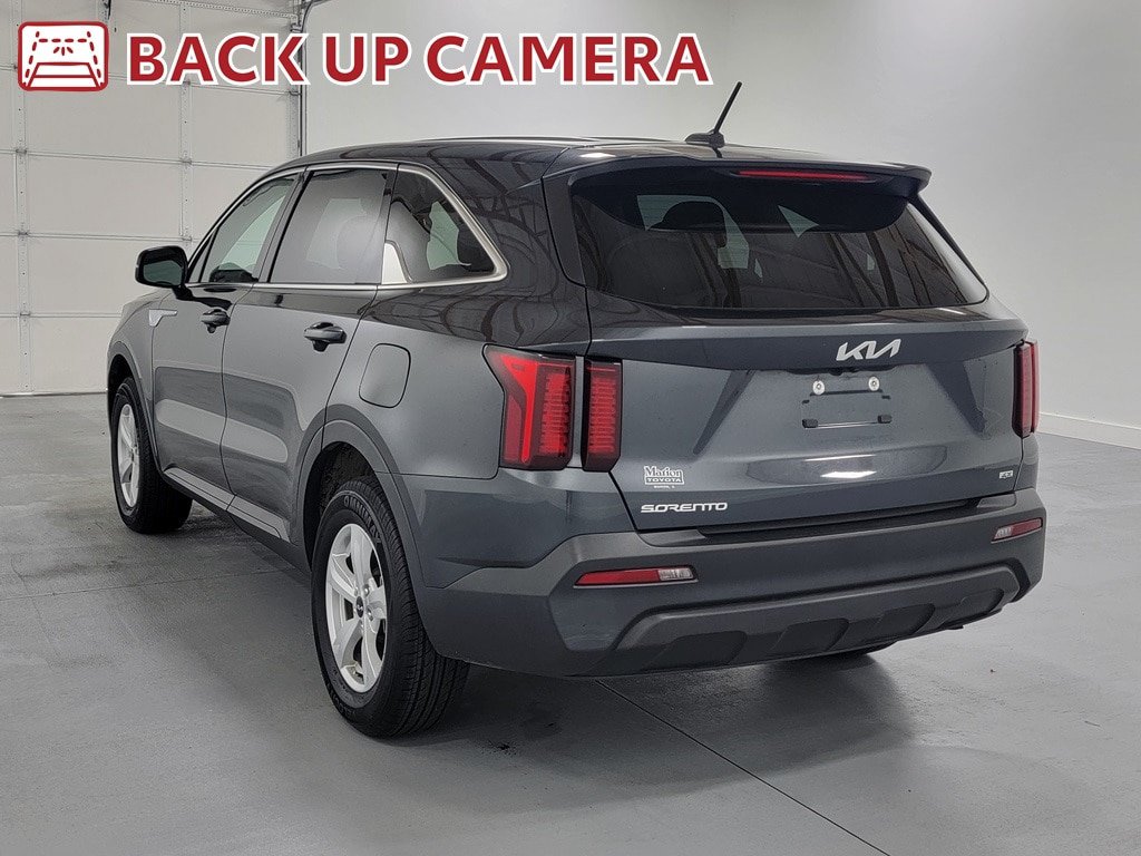 Used 2023 Kia Sorento LX AWD/4WD image 6