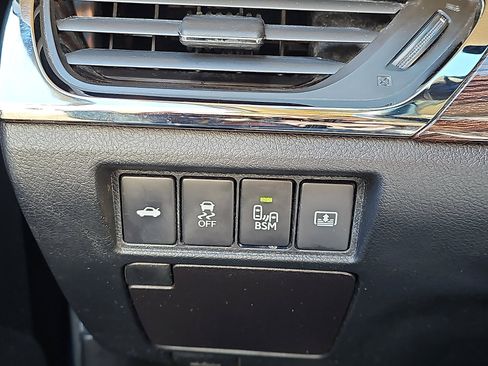 Used 2015 Toyota Avalon Limited image 27